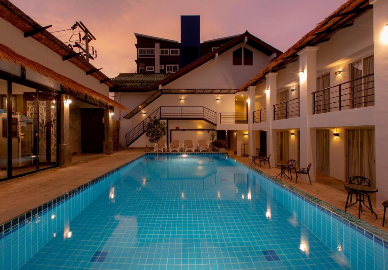 The Nest Resort Patong Esterno foto