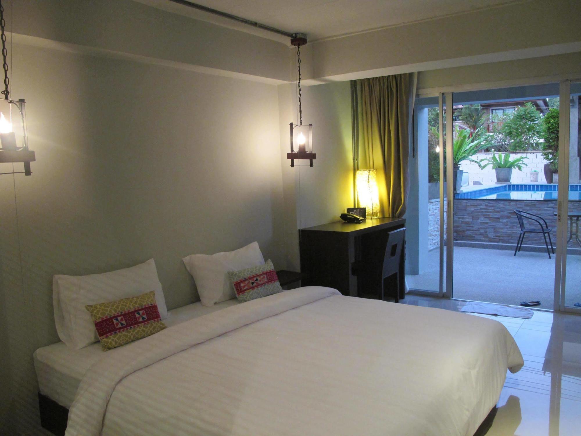 The Nest Resort Patong Esterno foto