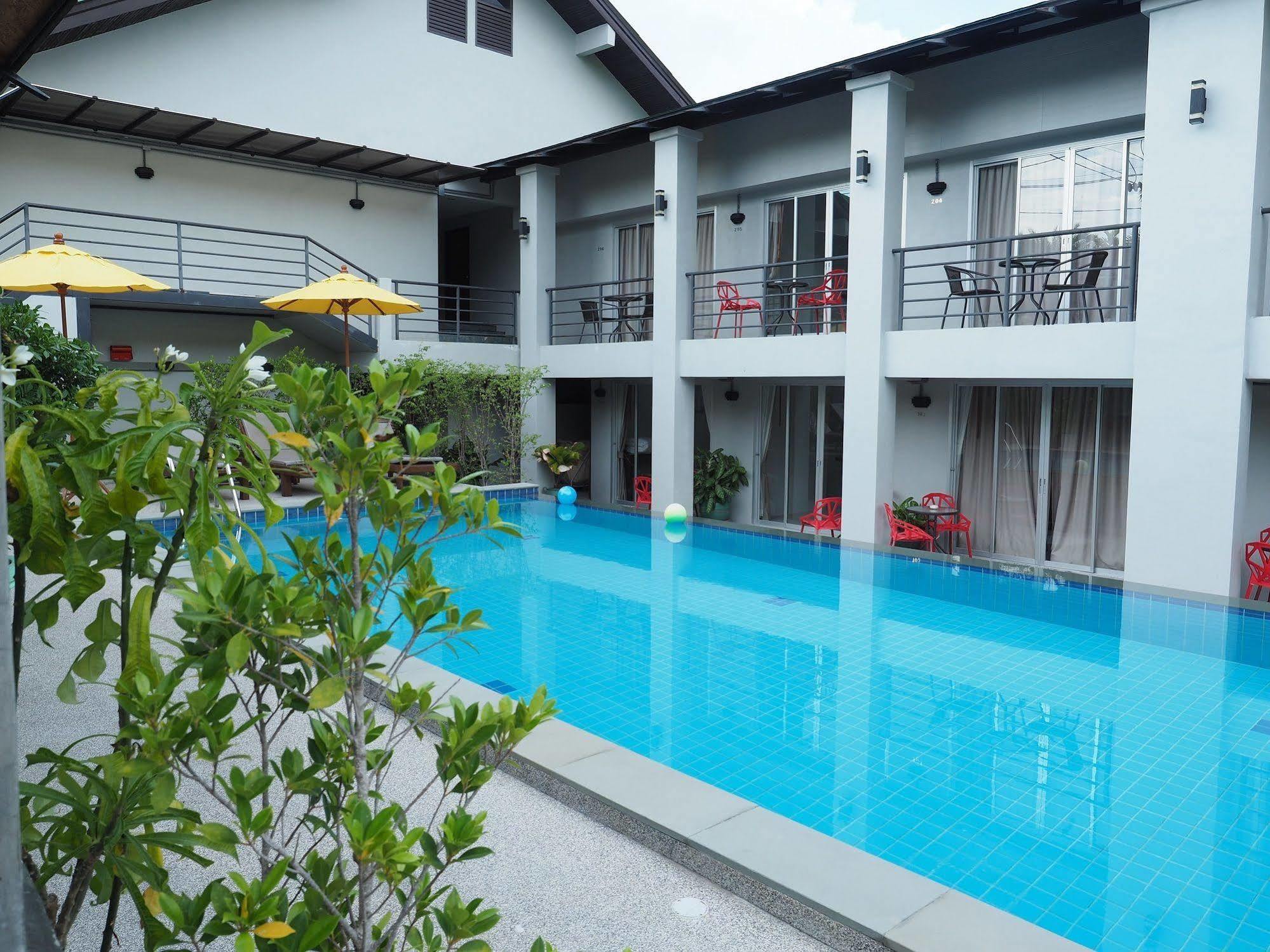 The Nest Resort Patong Esterno foto